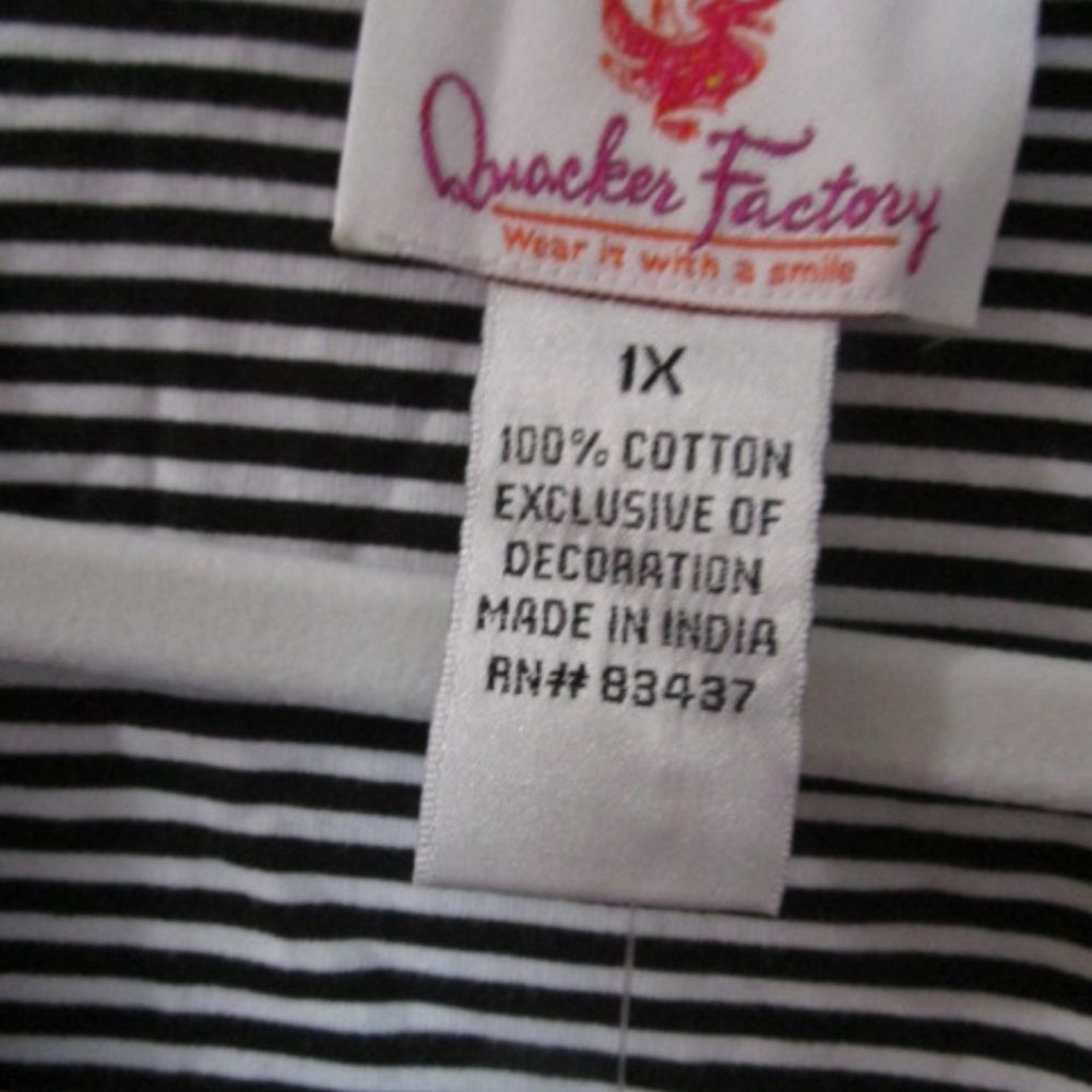 VINTAGE QUACKER FACTORY 3/4 SLEEVE PURPLE TOP WITH DOGS SIZE 1X - Picture 4 of 7